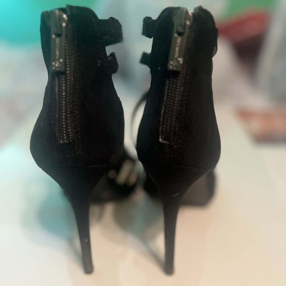 high heels - Picture 2 of 2